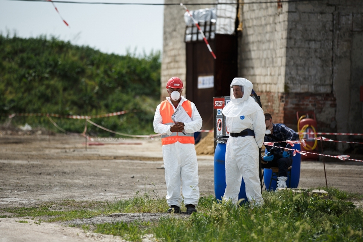 PERICOL pentru oameni şi mediu! Tone de pesticide de la Criuleni vor fi distruse în Marea Britanie (FOTO)