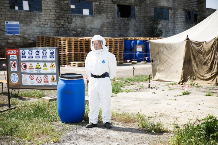 PERICOL pentru oameni şi mediu! Tone de pesticide de la Criuleni vor fi distruse în Marea Britanie (FOTO)