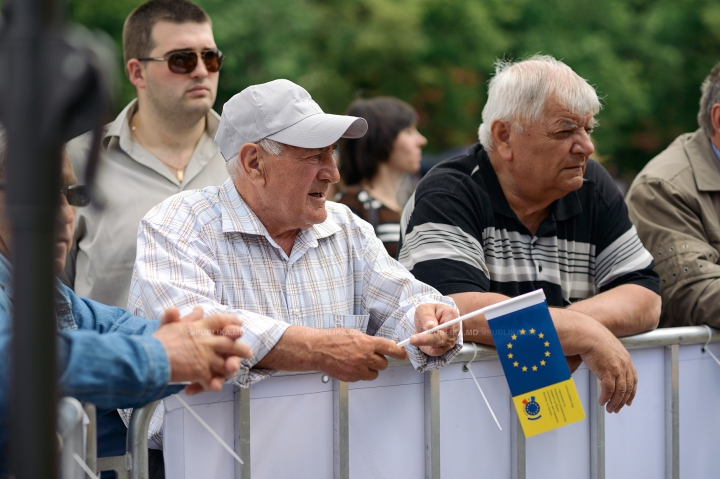 Delicii culinare în Orășelul European din Chișinău. Cum a surprins publicul ambasadorul UE în Moldova