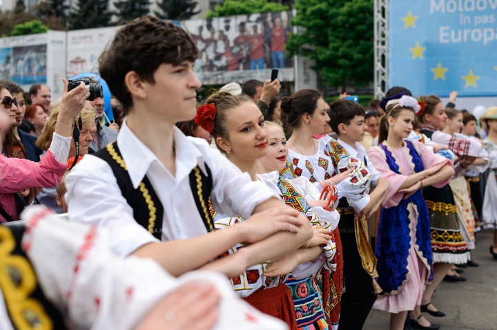 Delicii culinare în Orășelul European din Chișinău. Cum a surprins publicul ambasadorul UE în Moldova