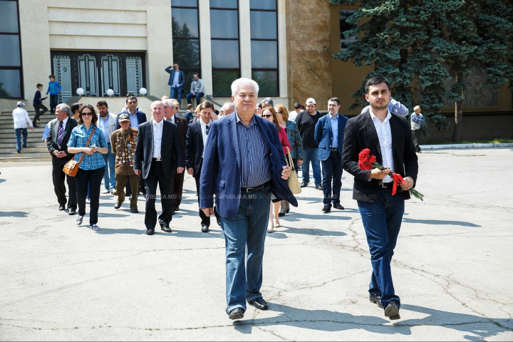 Marş al pionerilor în Capitală! Partidul Comuniștilor reînvie o tradiţie demult uitată (FOTO/VIDEO)