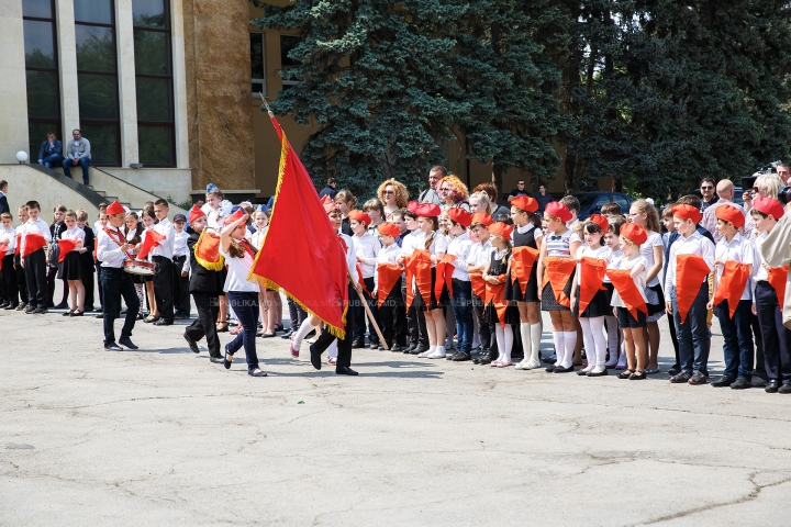 Marş al pionerilor în Capitală! Partidul Comuniștilor reînvie o tradiţie demult uitată (FOTO/VIDEO)