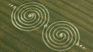 SEMNE MISTERIOASE într-un lan din Rusia. Ar putea fi făcute de OZN-uri (VIDEO)