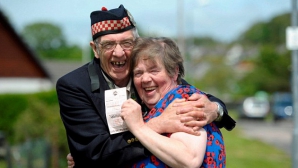 Salvat de soţie! Un pensionar din Scoţia a aruncat, fără să ştie, un milion de lire sterline la gunoi 