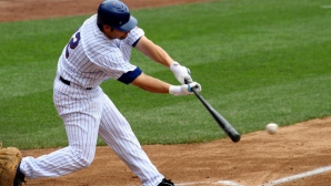 Incident INEDIT la un meci de baseball. Ce a făcut un spectator care ţinea un bebeluş  în braţe (VIDEO)