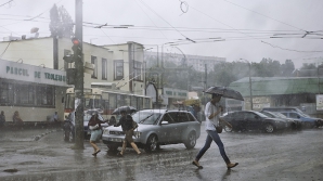 COD GALBEN de vânt şi ploi cu descărcări electrice pe întreg teritoriul ţării