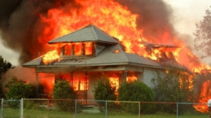 INCENDIU DEVASTATOR în raionul Criuleni. O casă a fost mistuită de flăcări (VIDEO)