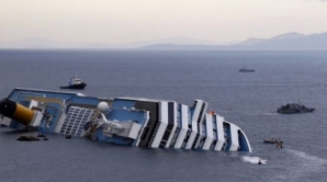 Feribotul care s-a scufundat în râul Yangtze a fost ridicat. Sute de oameni sunt daţi dispăruţi