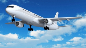 CAZ TRAGIC! Un bărbat a MURIT după ce a căzut dintr-un avion care zbura spre Londra