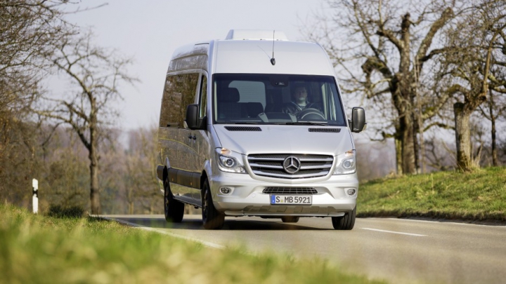 Mercedes-Benz marchează 20 de ani de la apariţia modelului Sprinter printr-o ediţie specială (FOTO)