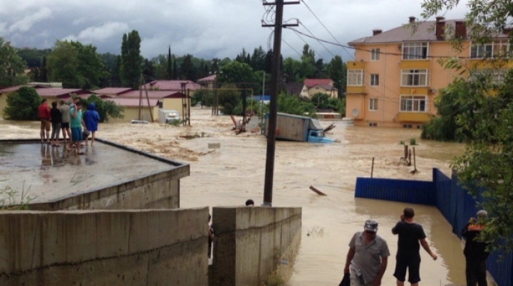 POTOP în Soci! Puhoaiele nu au avut milă de oraş, oameni şi bunurile lor (FOTOREPORT)