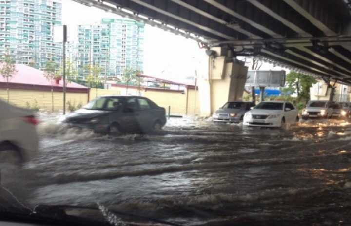 POTOP în Soci! Puhoaiele nu au avut milă de oraş, oameni şi bunurile lor (FOTOREPORT)