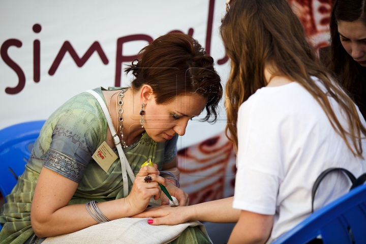 Cultura indiană, în capul mesei la Chișinău. Un adevărat spectacol a fost organizat în Capitală (FOTOREPORT)