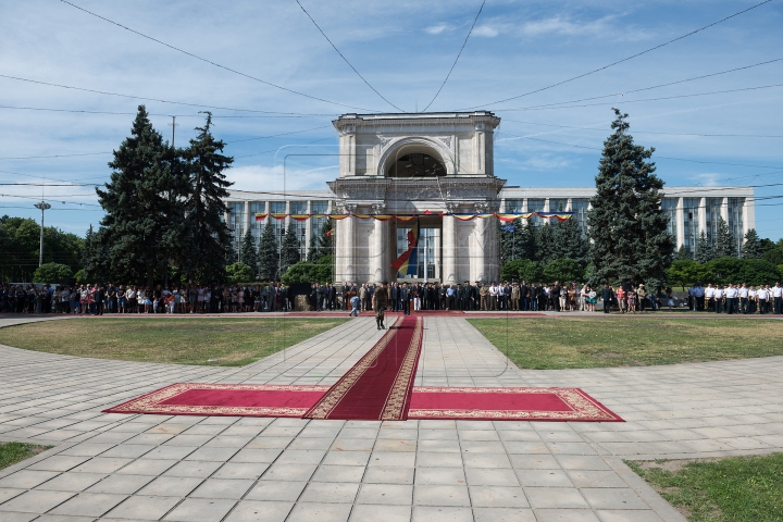 Militari cu acte în regulă. Absolvenții Academiei "Alexandru cel Bun" au primit diplomele (FOTO)