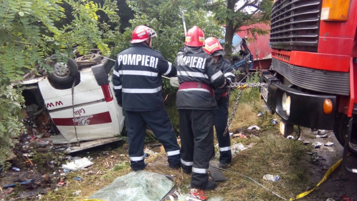 ACCIDENT GRAV pe şosea: O victimă a fost găsită în stare de inconştienţă (FOTO) 