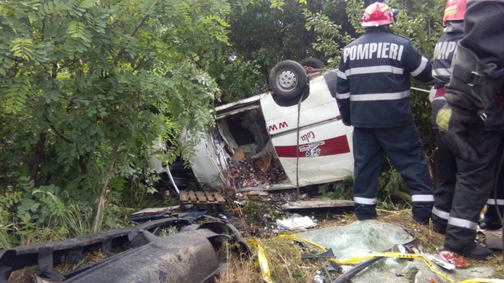 ACCIDENT GRAV pe şosea: O victimă a fost găsită în stare de inconştienţă (FOTO) 