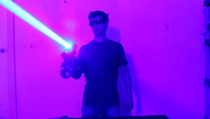 Arma laser inspirată de filmele Star Wars pe care o poți construi în propria casă (VIDEO)