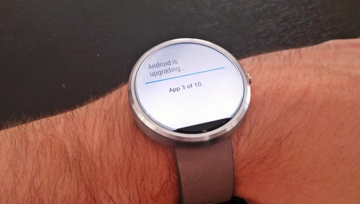 Moto 360 devine un adversar și mai bun pentru Apple Watch cu noua actualizare (FOTO)