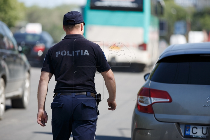 AMENZI pentru maşini cu geamuri fumurii. Zeci de şoferi au fost traşi pe dreapta (FOTOREPORT)