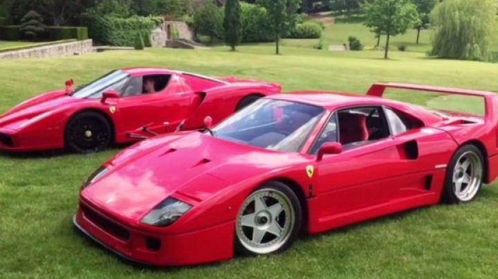 NEBUNIE TOTALĂ! Un tânăr face drifturi pe iarbă cu un Ferrari F40 și Enzo (VIDEO)