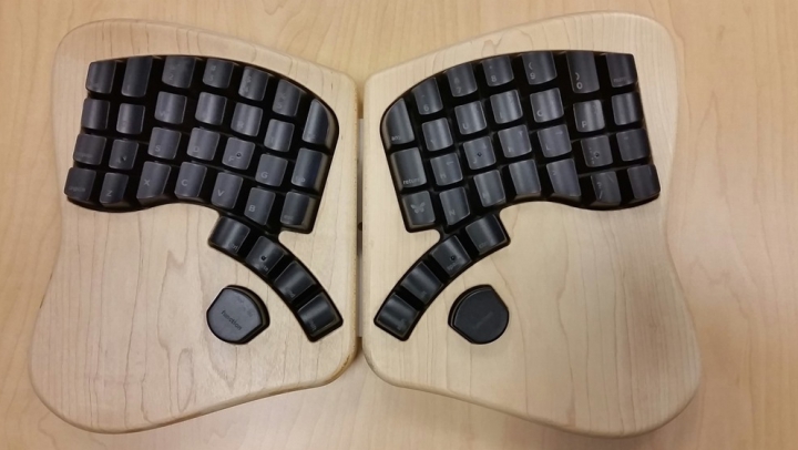 Keyboardio este cea mai scumpă, ergonomică şi ciudată tastatură (VIDEO)