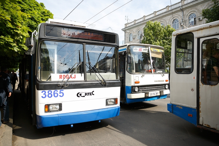 Lansare cu iz electoral! Troleibuzul fără fir a făcut prima călătorie prin Capitală (FOTOREPORT)