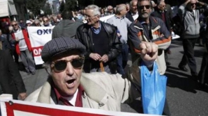 Pensionarii greci protestează împotriva creditorilor internaţionali. "Nu trebuie să cedăm''