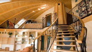 E UNICĂ ÎN LUME! Cât costă casa care SE ROTEŞTE după soare (VIDEO)