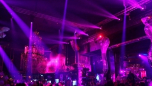 APARIŢIE CIUDATĂ într-un club de noapte. Ce a înregistrat camera de luat vederi (VIDEO)