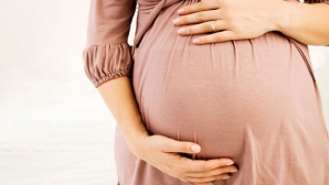 "Atitudine inumană". Angajatele unei companii sunt obligate să obţină permis pentru a naşte