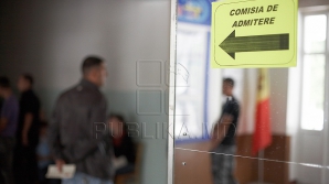 START admitere în universităţi. Instituţiile oferă mai multe locuri de studii şi cer taxe mai mari