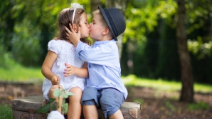 Ziua Internaţională a Sărutului! Beneficiile incredibile ale simbolului  iubirii