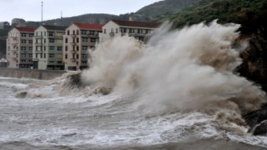 China, LOVITĂ de un taifun devastator. Peste un milion de oameni au fost evacuaţi 