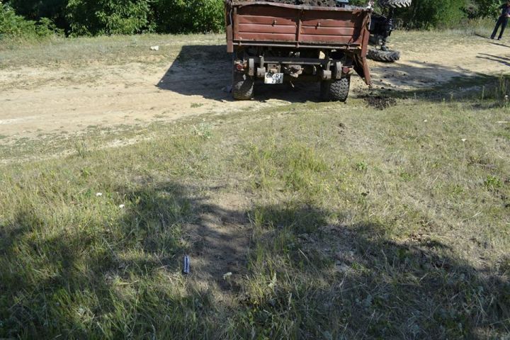 STRIVIT de fiare. Şoferul unui tractor a murit după ce vehiculul s-a răsturnat peste el (FOTO)