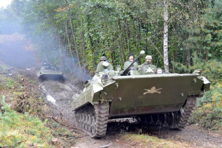 Arme, explozii, blindate şi aviaţie. Militari din Moldova, la exerciţii multinaţionale în Ucraina (FOTO)