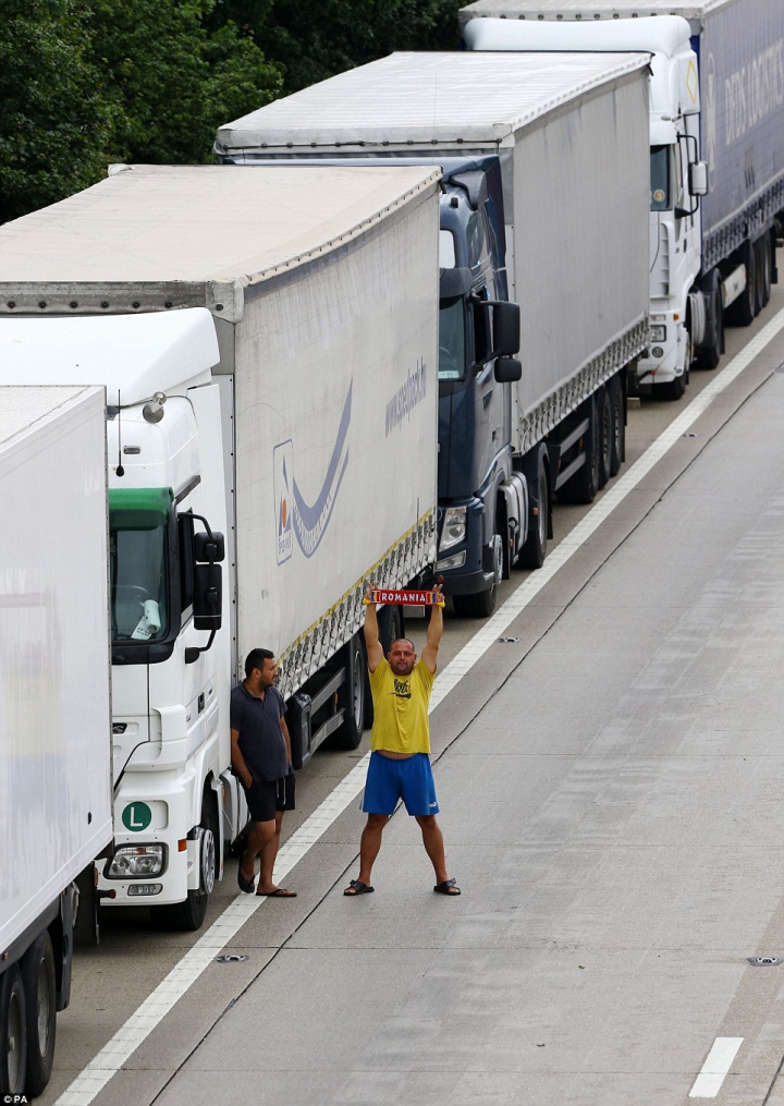 Ambuteiaj RECORD în Marea Britanie: Blocaj imens pe 40 de kilometri de autostradă (FOTO)