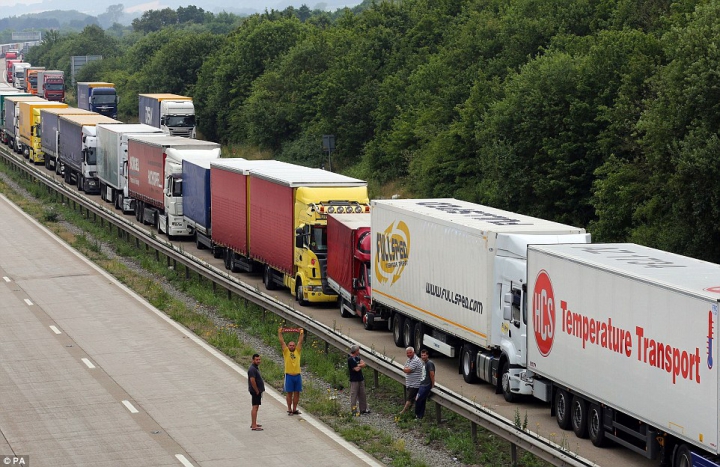 Ambuteiaj RECORD în Marea Britanie: Blocaj imens pe 40 de kilometri de autostradă (FOTO)