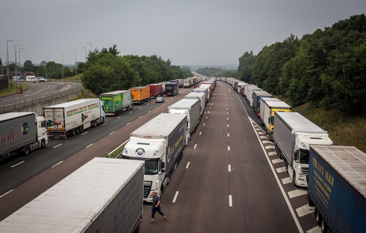 Ambuteiaj RECORD în Marea Britanie: Blocaj imens pe 40 de kilometri de autostradă (FOTO)