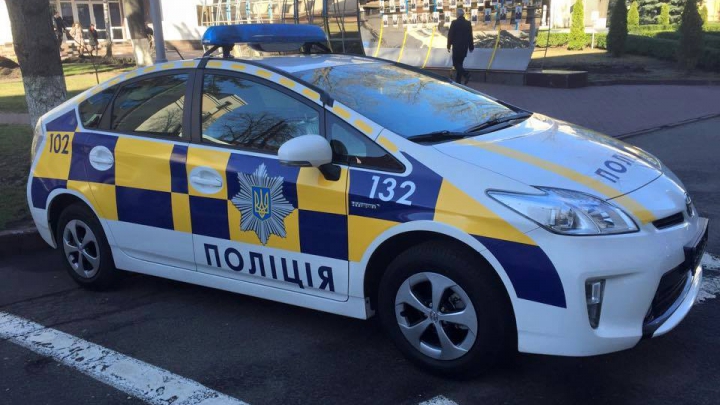 Poliţiştii din Kiev au duşmani. La ce suprize se pot aştepta oamenii legii când sunt solicitaţi (FOTO)