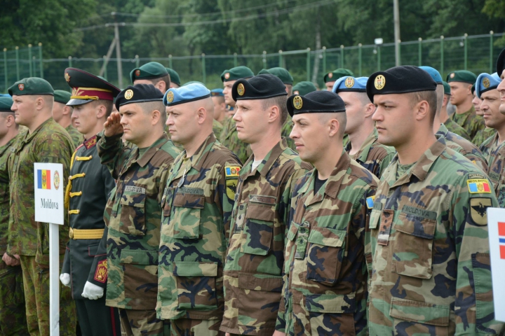 Arme, explozii, blindate şi aviaţie. Militari din Moldova, la exerciţii multinaţionale în Ucraina (FOTO)