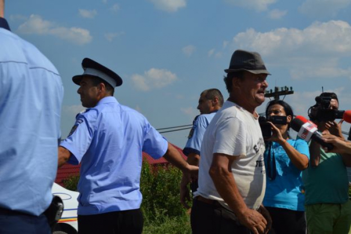 Sodoma şi Gomora, în România! O echipă de jurnaliști, amenințată cu violul de săteni (VIDEO)