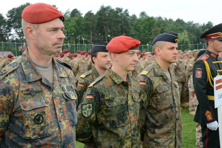 Arme, explozii, blindate şi aviaţie. Militari din Moldova, la exerciţii multinaţionale în Ucraina (FOTO)