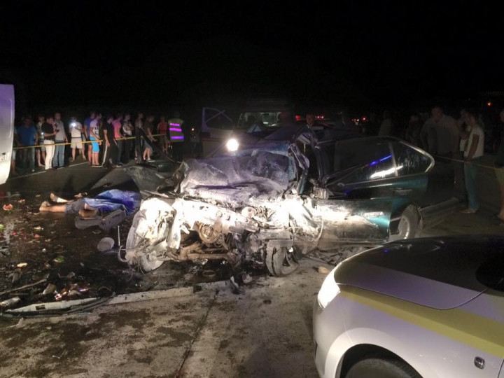 ACCIDENT DE GROAZĂ la Băcioi: Cinci oameni au murit pe loc (IMAGINI ȘOCANTE)