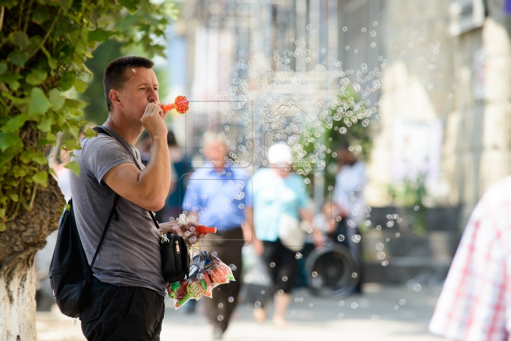 Moldova a intrat în Cuptor. Cum s-au descurcat oamenii pe vreme toridă (FOTOREPORT)