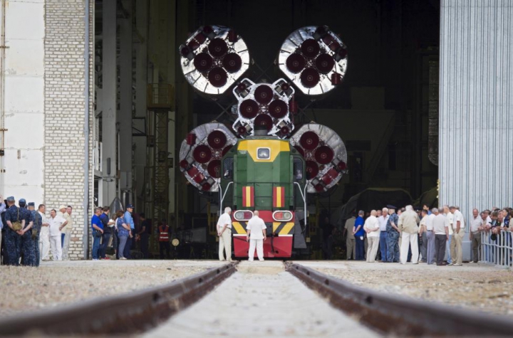 Un nou echipaj de astronauţi a ajuns la bordul ISS, după o amânare de două luni (GALERIE FOTO)