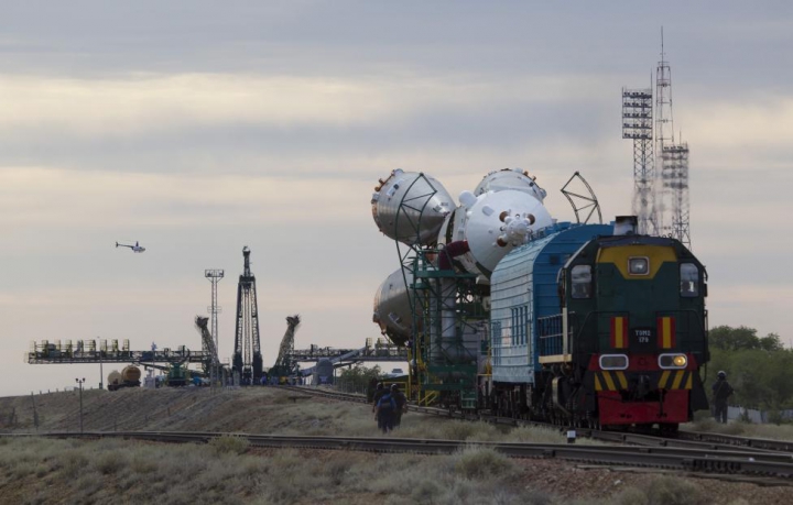 Un nou echipaj de astronauţi a ajuns la bordul ISS, după o amânare de două luni (GALERIE FOTO)