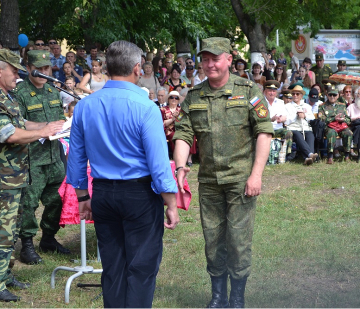 Copii cu arme grele, gata să tragă. Cum este educată noua generaţie în stânga Nistrului (FOTO)