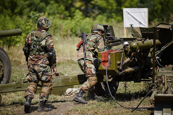 Grenade, blindate şi trageri cu tunul! Pământul s-a cutremurat de explozii lângă Bălţi (FOTOREPORT)