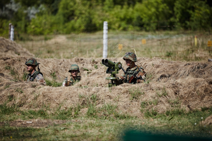 Grenade, blindate şi trageri cu tunul! Pământul s-a cutremurat de explozii lângă Bălţi (FOTOREPORT)