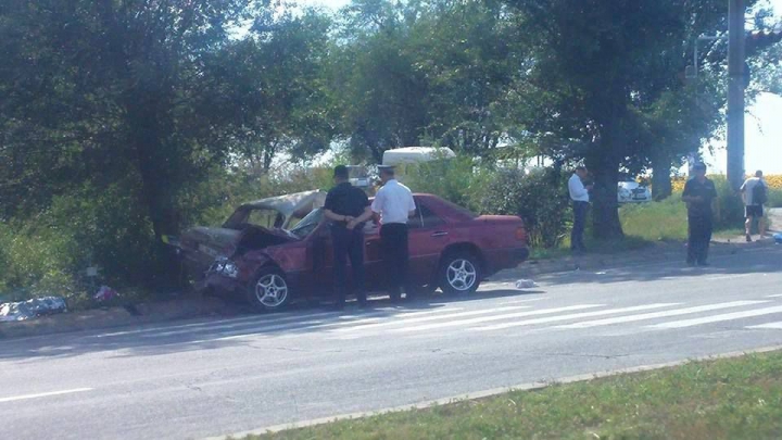 ACCIDENT GROAZNIC lângă Aeroportul Chişinău: Doi oameni au murit pe loc (FOTO/VIDEO)